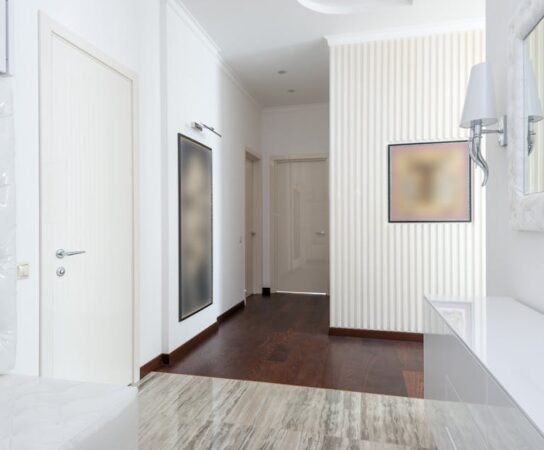 Magnetyczne ściany i sufity w mieszkaniu – niewidzialne szyny do mebli, oświetlenia i porządku