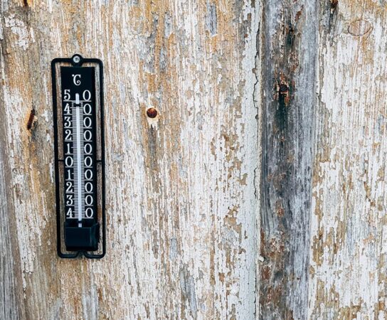 Ściany, które magazynują chłód – panele PCM w mieszkaniu bez klimatyzacji [2025 poradnik]