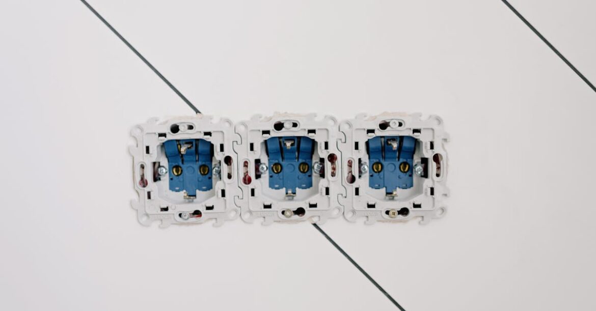 Domowa magistrala 24 V DC – ukryta sieć zasilania dla oświetlenia, IoT i ładowania USB-C
