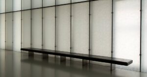 Termoaktywne meble z gliny i PCM – dom, który chłodzi i grzeje bez klimatyzatora